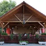 Toemoerkeny Utcai Vendeghaz 招待所 Mórahalom