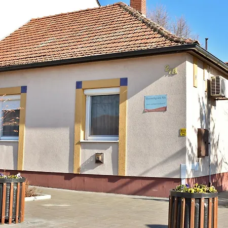 Vendégház Tömörkény Utcai 4*