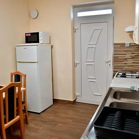 Гостевой дом Toemoerkeny Utcai Vendeghaz 4*
