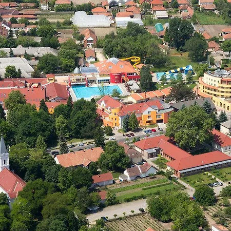 Tömörkény Utcai 4* Mórahalom