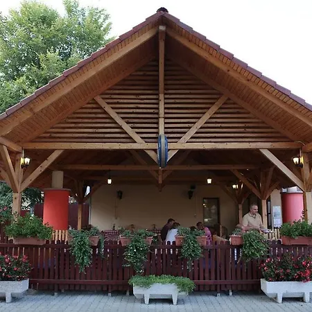Tömörkény Utcai Vendégház Mórahalom