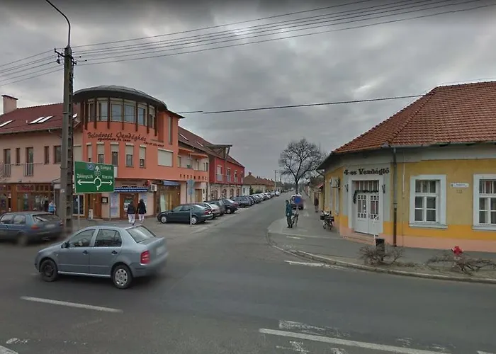 Гостевой дом Toemoerkeny Utcai Vendeghaz